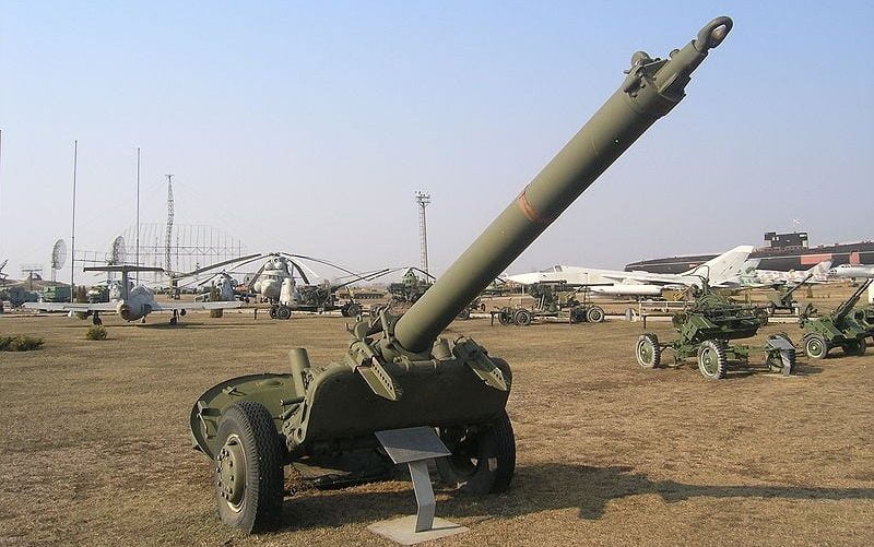 Senjata Mortir Artileri Pada Peralatan Militer