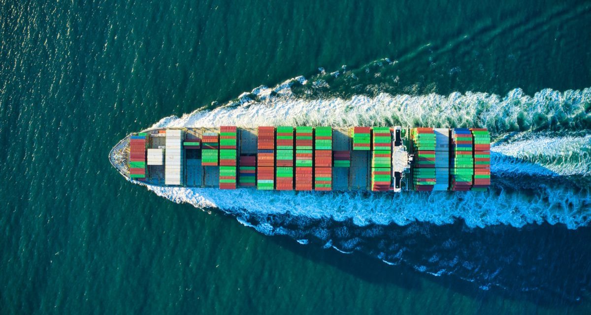 Barang Dan Kargo Pengiriman Melalui Perairan Atau Kapal