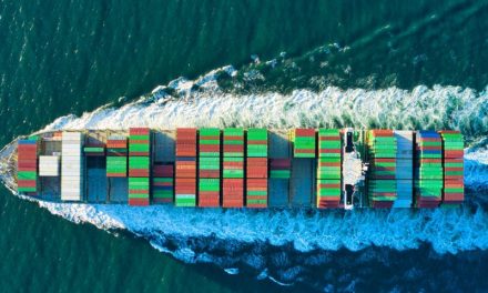 Barang Dan Kargo Pengiriman Melalui Perairan Atau Kapal