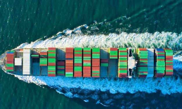 Barang Dan Kargo Pengiriman Melalui Perairan Atau Kapal