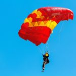 Kegiatan Udara Ekstrem Melakukan Olahraga Terjun Payung