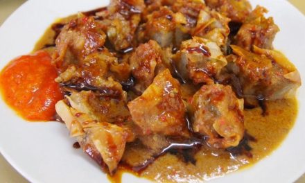 Jajanan Dari Indonesia Batagor Bakso Tahu Goreng