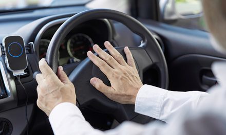 Suara Bunyi Dari Sebuah Kendaraan Mobil Atau Motor