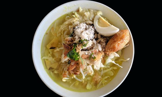 Hidangan Indonesia Soto Dengan Campuran Rempah