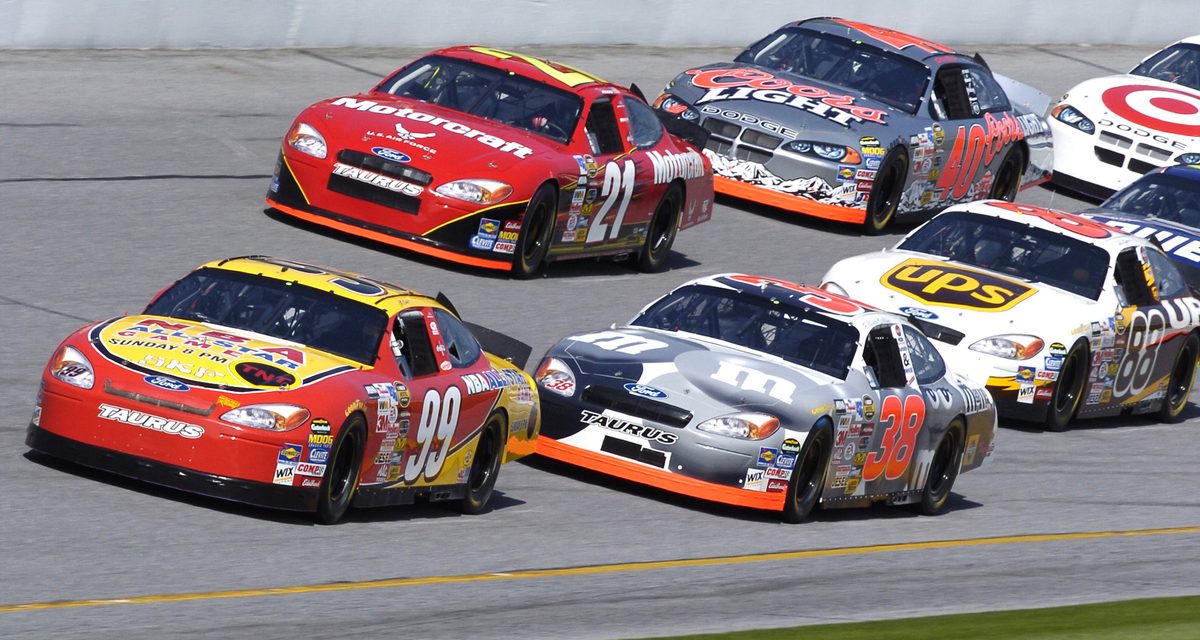 Organisasi Balapan Mobil Dunia Yang Populer NASCAR