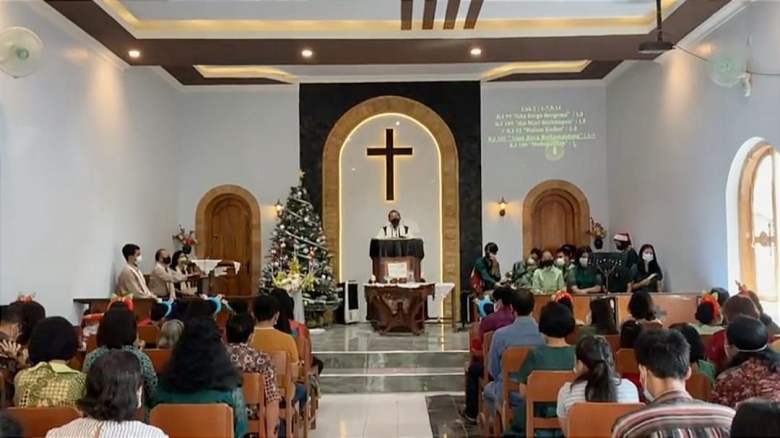 Pemimpin Suatu Gereja Atau Pendeta Agama Kristen