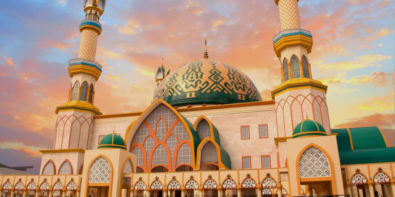 Beribadah Umat Muslim Di Sebuah Tempat Masjid