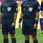Pengatur Permainan Bola Atau Wasit Di Dalam Lapangan