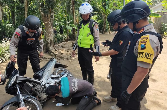 Tanpa Surat Resmi Sebuah Kereta Bodong