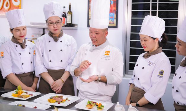 Juru Masak Suatu Tempat Atau Seorang Chef