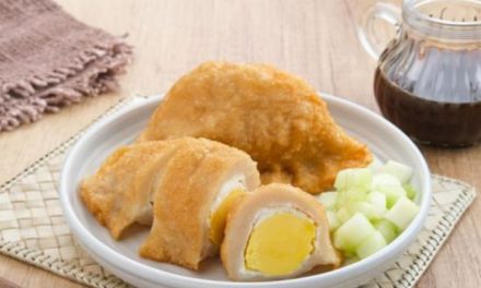 Makanan Dari Palembang Sebuah Pempek Kapal Selam