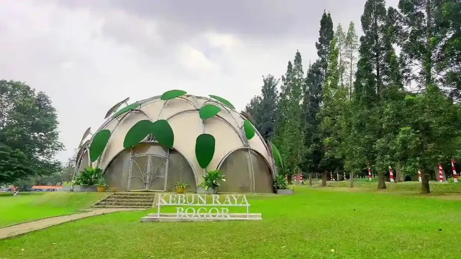 Pekarangan Rumah Dengan Memiliki Kebun Bunga