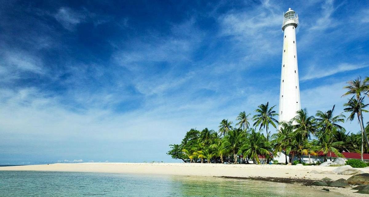 Menara Pantau Mercusuar Penunjuk Arah Kapal