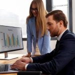 Perusahaan Broker Atau Sebagai Perantara Antar Dua Pihak