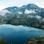 Genangan Air Danau Sebuah Daratan Berbentuk Kubangan
