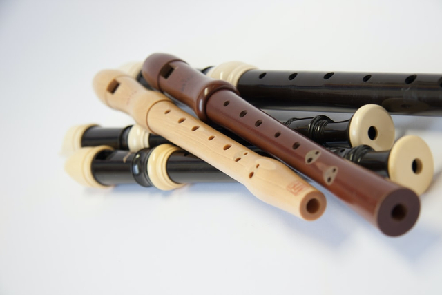 Peralatan Musik Seruling Dengan Cara Di Tiup