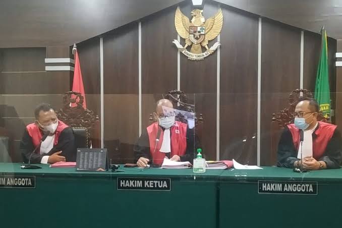 Penegak Keadilan Seorang Hakim Dalam Pengadilan