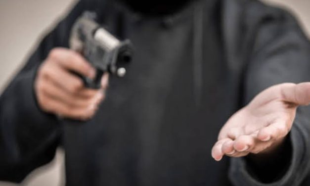 Sekelompok Orang Perampok Yang Bertujuan Jahat