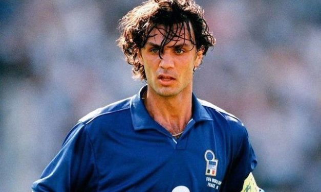 Pemain Bola Legenda Paolo Maldini Dari Italia