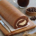 Sebuah Kue Populer Bolu Dengan Beberapa Topping