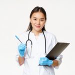 Profesi Kesehatan Dokter Yang Menjalankan Tugasnya
