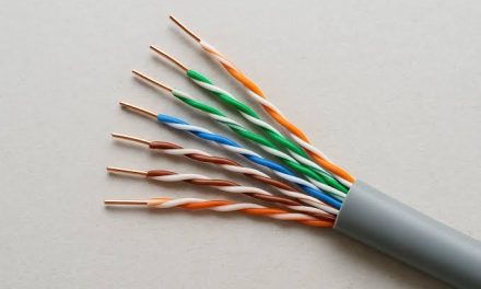 Suatu Teknologi Kabel Lan Pada Penggunaan Internet